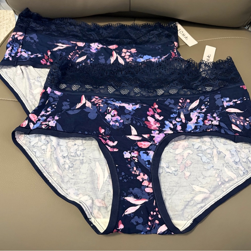 BNWT LOT OF 4 SOMA EMBRACEABLE SUPER SOFT ENCHANTING LACE BRIEFS NAVY MEDIUM (M) - Picture 4 of 14
